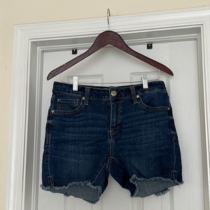 Seven7 distressed hem women’s shorts